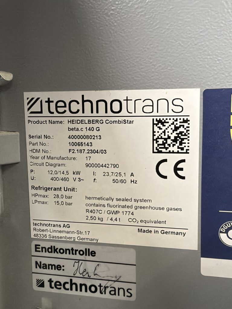 Typenschild einer technotrans Feuchtmittelaufbereitung an einer Heidelberg-Druckmaschine